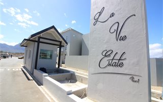 1 Bedroom Apartment in Klein Parys