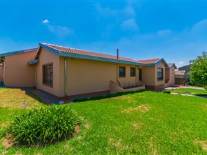 3 Bed House in Azaadville