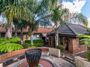 4 Bed House in Dan Pienaarville