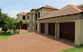 8 Bedroom House in Valleyview Estate
