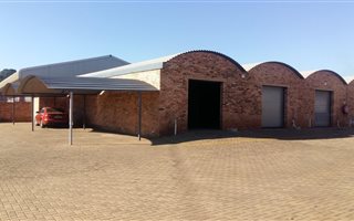 100 m² Commercial space in Middelburg South