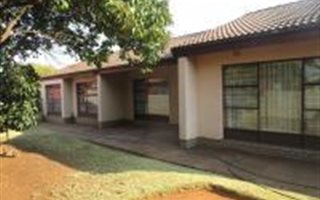 3 Bedroom House in Mayfield Park