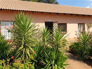 2 Bed House in Hekpoort