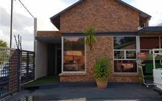 445 m² Industrial space in Lyttelton Manor