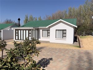 3 Bed Townhouse in Clarens