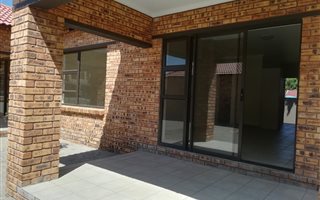 2 Bedroom Simplex in Hamberg