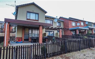 2 Bedroom Townhouse in Bayswater