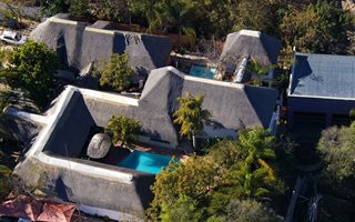 4500 m² Land available in Sonheuwel