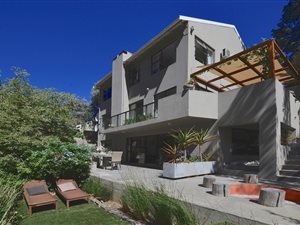 4 Bed House in Worlds View