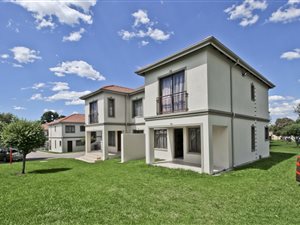 3 Bedroom Townhouse in Whitney Gardens