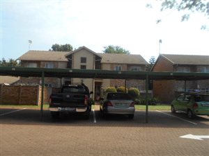 2 Bed Townhouse in Doornpoort and surrounds