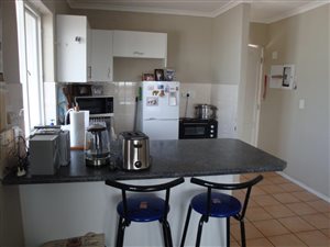 2 Bed Apartment in Lakeside