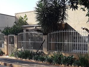 3 Bed House in Bezuidenhout Valley