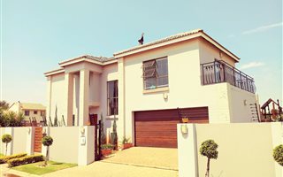 4 Bedroom House in Grimbeek Park