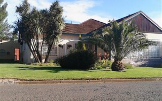 6 Bedroom House in Vrede