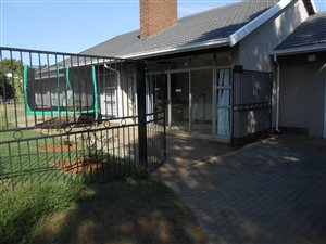 4 Bed House in Hazeldene