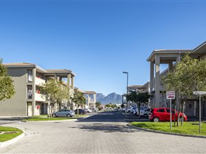 2 Bed Apartment in Surrey Estate