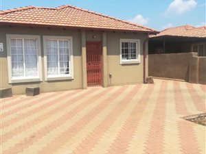 3 Bedroom House in Nellmapius