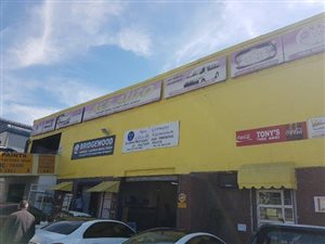 1450 m² Commercial space in New Germany