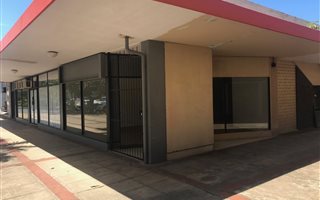 150 m² Commercial space in Amanzimtoti