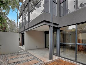 3 Bed Apartment in Melrose Estate