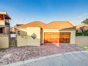 3 Bed House in Van Riebeeck Park