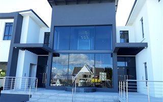 250 m² Office Space in Stuarts Hill