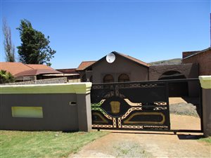 3 Bed House in Zakariyya Park