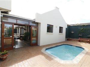 5 Bed House in Merryhill