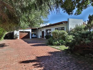 3 Bed House in Tokai