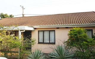 3 Bedroom House in Brackenham