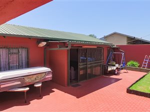 4 Bed House in Klopperpark