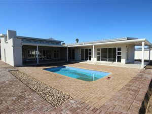 3 Bed House in Oudtshoorn