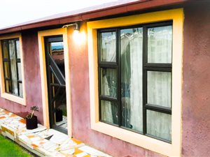 2 Bed House in Naledi