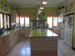 6 Bed House in Mooikloof Equestrian Estate