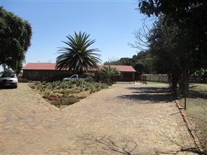 2.2 ha Farm in Glendonald AH