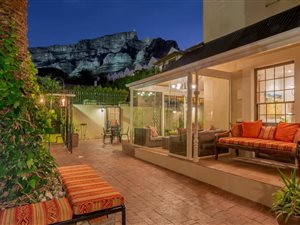 11 Bed House in Higgovale