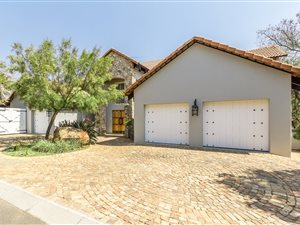 6 Bed House in Dainfern Valley
