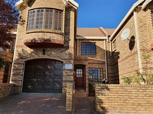 3 Bed Townhouse in Eureka