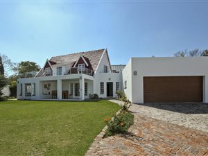 4 Bed House in Craighall Park