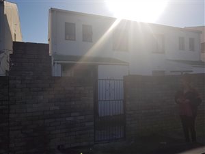 3 Bed House in Charleston Hill