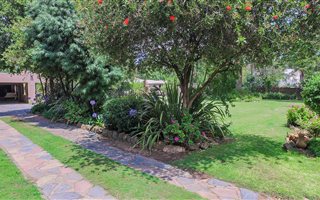 9 Bedroom House in Lambton