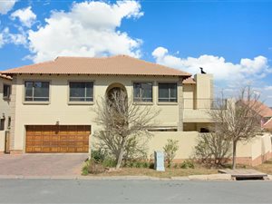 3 Bed Townhouse in Kyalami Glen