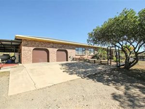 4.4 ha Farm in Cape Road Industrial