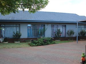 8 Bed House in Sonlandpark