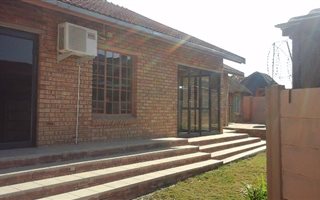 3 Bedroom House in Geelhoutpark