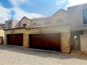 3 Bed Townhouse in Allens Nek