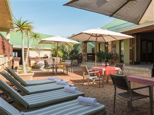 8 Bed House in Outeniqua Strand