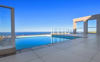 5 Bedroom House in Pezula Golf Estate