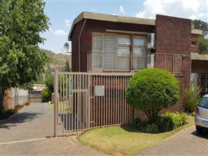 5 Bed House in Winchester Hills